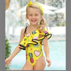 Girls swimsuit